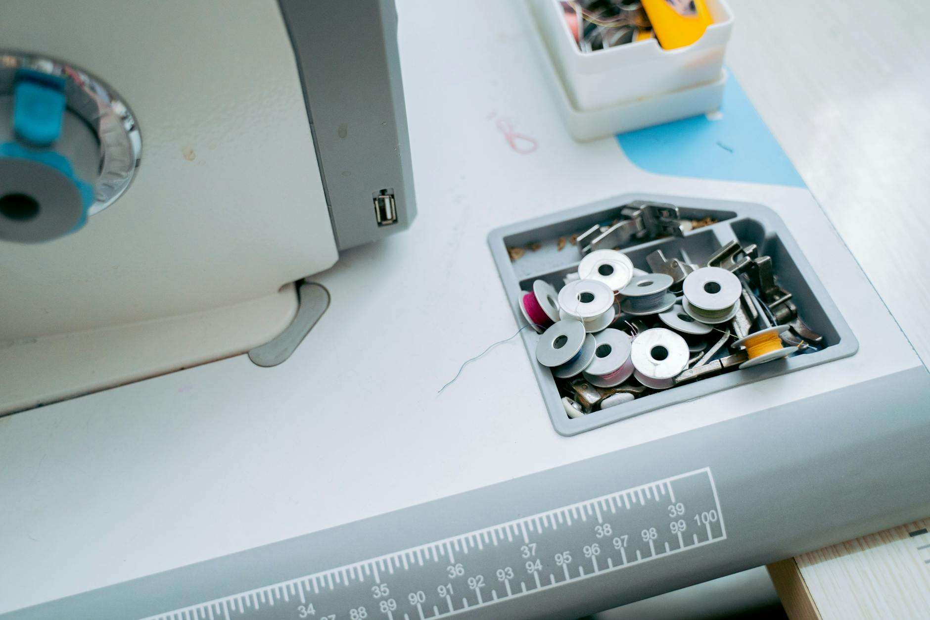 Step‑by‑step guide to winding and loading a bobbin for beginners